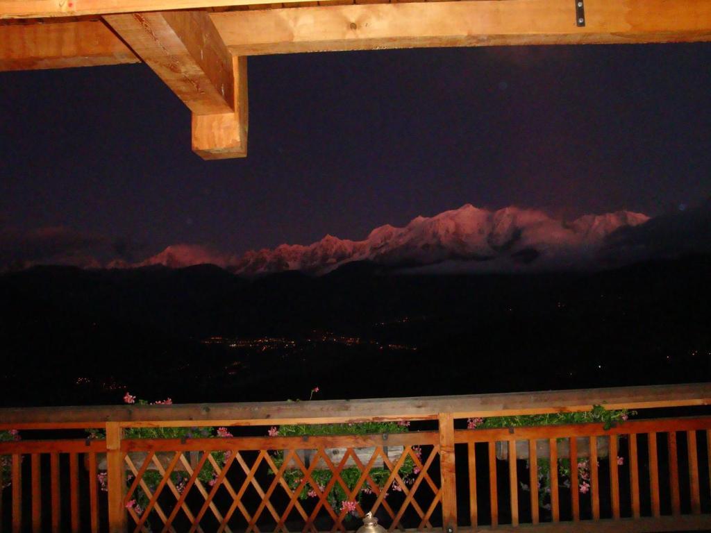 La Joubarbe Au Balcon Du Mont-Blanc Villa Sallanches Bagian luar foto